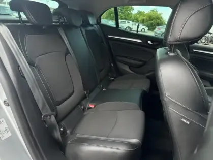 Photo 22 Renault Megane IV Berline techno TCe 140 EDC