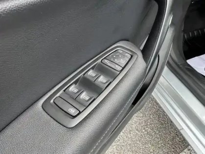 Photo 20 Renault Megane IV Berline techno TCe 140 EDC