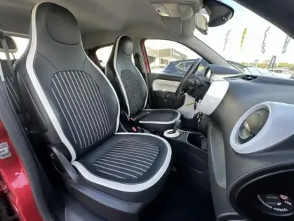 Photo 21 Renault Twingo III Intens TCe 95 EDC