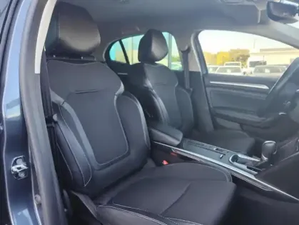 Photo 24 Renault Megane IV Berline Intens E-Tech hybride rech 160 -21N