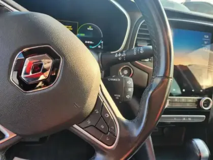 Photo 29 Renault Megane IV Berline Intens E-Tech hybride rech 160 -21N