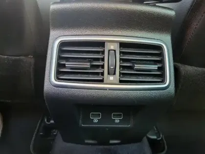 Photo 26 Renault Megane IV Berline Intens E-Tech hybride rech 160 -21N