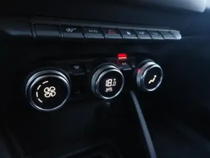 Photo 21 Dacia Duster II 15 Ans TCe 130 FAP 4x2 E6U