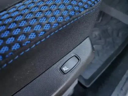 Photo 11 Dacia Duster II 15 Ans TCe 130 FAP 4x2 E6U