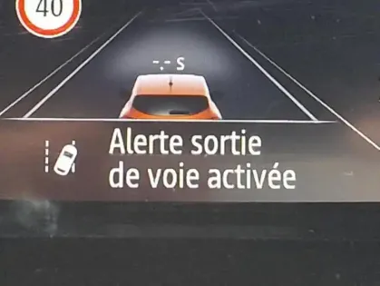 Photo 9 Renault Clio V Intens Blue dCi 115