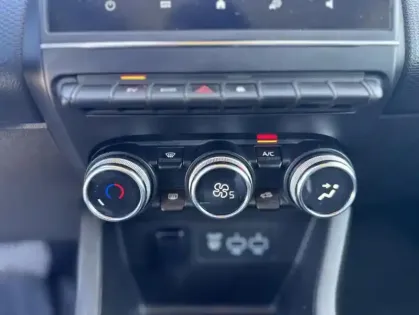 Photo 33 Renault Clio V Business E-Tech hybride 140 -21N