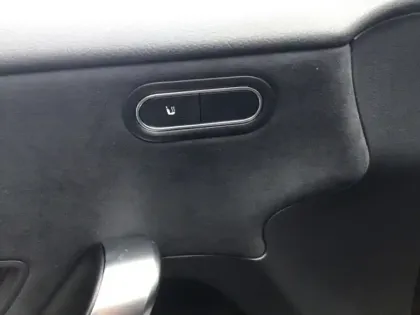 Photo 14 Mercedes Classe A 180 d AMG Line