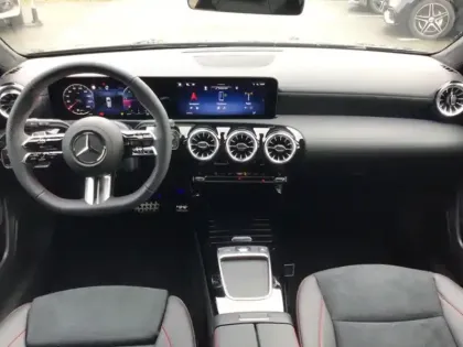 Photo 10 Mercedes Classe A 180 d AMG Line