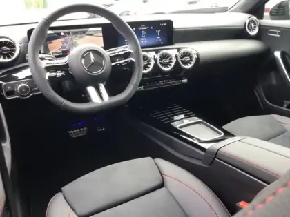 Photo 12 Mercedes Classe A 180 d AMG Line