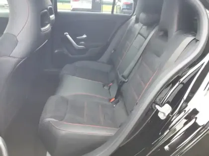 Photo 13 Mercedes Classe A 180 d AMG Line