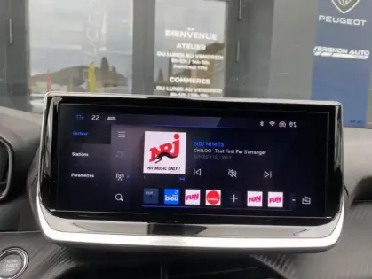 Photo 26 Peugeot 2008 II Hybrid 136 e-DCS6 ALLURE