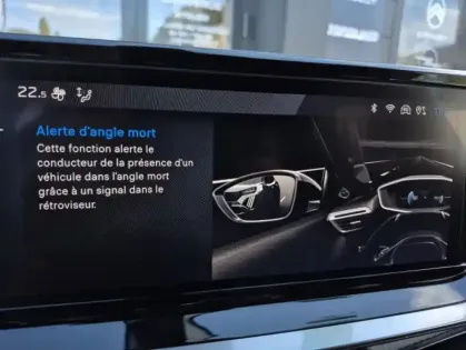 Photo 58 Peugeot 2008 II Hybrid 136 e-DCS6 ALLURE