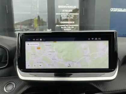 Photo 4 Peugeot 2008 II Hybrid 136 e-DCS6 ALLURE