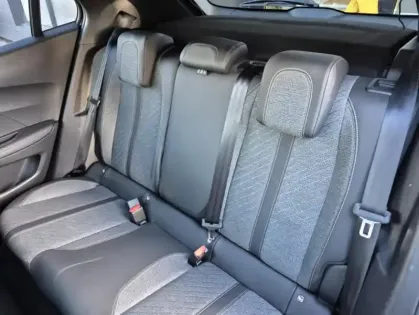 Photo 46 Peugeot 2008 II Hybrid 136 e-DCS6 ALLURE