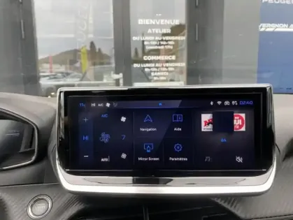 Photo 24 Peugeot 2008 II Hybrid 136 e-DCS6 ALLURE