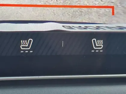 Photo 16 Renault 5 III iconic cinq 10 ch autonomie confort