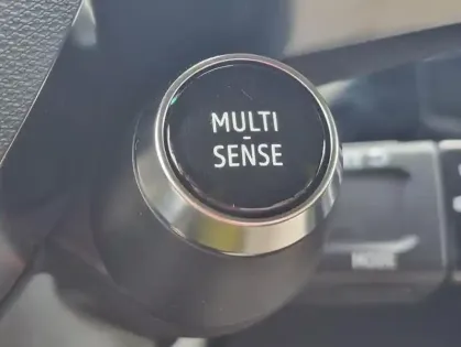 Photo 27 Renault 5 III iconic cinq 10 ch autonomie confort