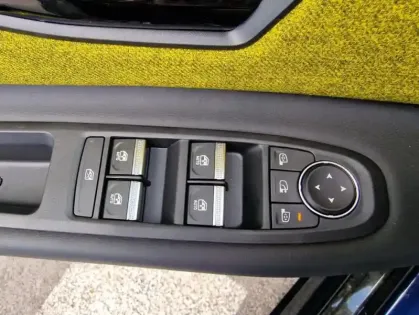 Photo 28 Renault 5 III iconic cinq 10 ch autonomie confort