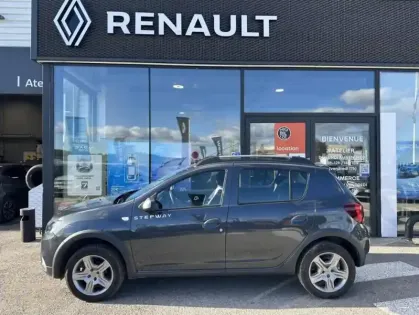 Photo 1 Dacia Sandero Stepway TCe 90