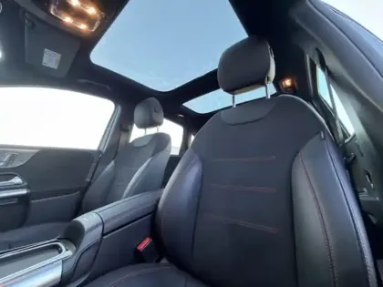 Photo 12 Mercedes Classe B 200 d AMG Line