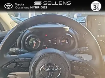 Photo 12 Toyota Yaris  116h Iconic 5p MY22