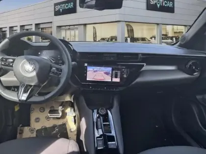 Photo 7 Alfa Romeo Junior  1.2 Ibrida 136ch Speciale DCT6