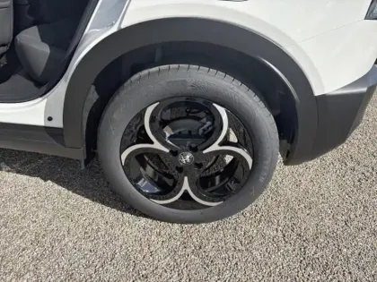 Photo 10 Alfa Romeo Junior  1.2 Ibrida 136ch Speciale DCT6