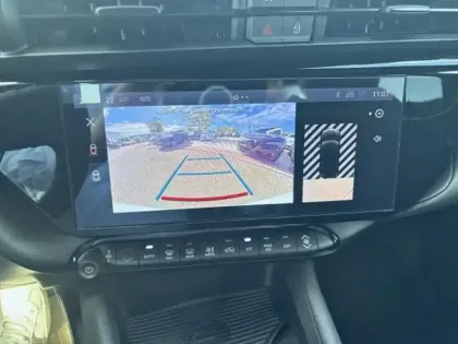 Photo 12 Alfa Romeo Junior  1.2 Ibrida 136ch Speciale DCT6