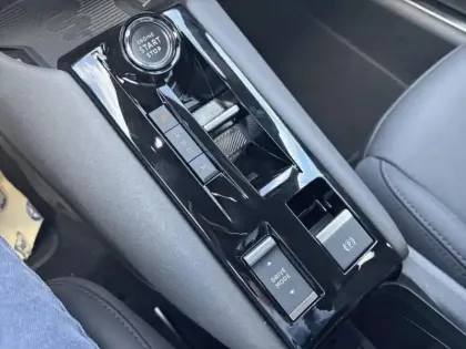 Photo 13 Alfa Romeo Junior  1.2 Ibrida 136ch Speciale DCT6