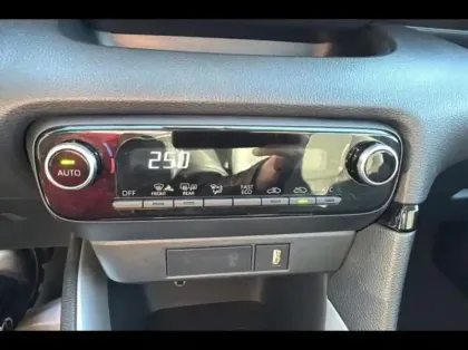 Photo 14 Toyota Yaris  116h Dynamic  MY22 NG