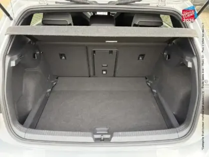 Photo 17 Volkswagen Golf  1.5 eTSI OPF 150ch R-Line DSG7