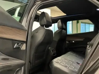 Photo 13 Peugeot 3008  HYBRID 225ch GT e-EAT8