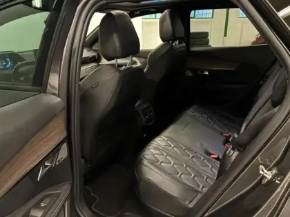 Photo 12 Peugeot 3008  HYBRID 225ch GT e-EAT8