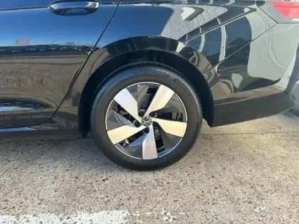 Photo 14 Volkswagen Passat  SW 1.5 eTSI 150ch Life Plus DSG7