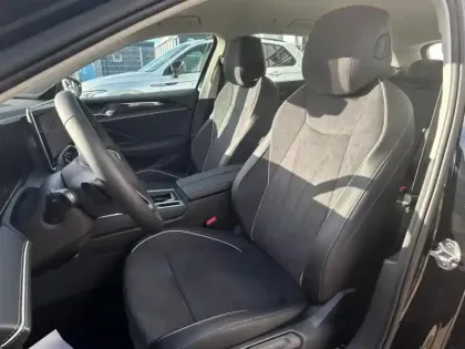 Photo 4 Volkswagen Passat  SW 1.5 eTSI 150ch Life Plus DSG7