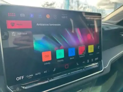 Photo 8 Volkswagen Passat  SW 1.5 eTSI 150ch Life Plus DSG7