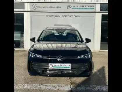 Photo 11 Volkswagen Passat  SW 1.5 eTSI 150ch Life Plus DSG7