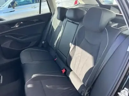 Photo 5 Volkswagen Passat  SW 1.5 eTSI 150ch Life Plus DSG7