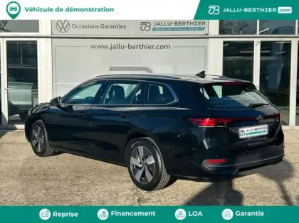 Photo 2 Volkswagen Passat  SW 1.5 eTSI 150ch Life Plus DSG7