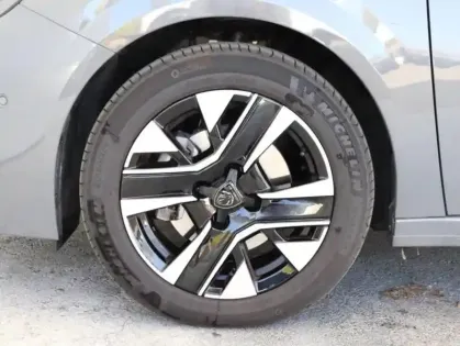 Photo 10 Peugeot 208  1.2 PureTech 100ch S&S Allure