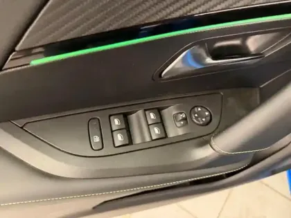 Photo 11 Peugeot 2008  1.5 BlueHDi 110ch S&S GT