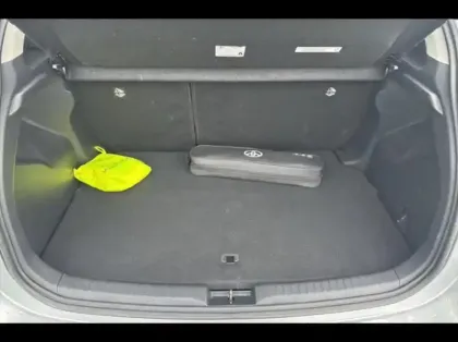 Photo 8 Toyota Yaris  116h Design 5p MC24