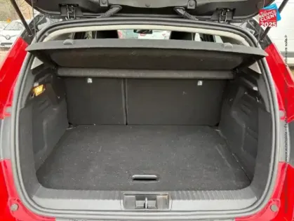 Photo 13 Renault Captur  1.6 E-Tech hybride 145ch Intens -21