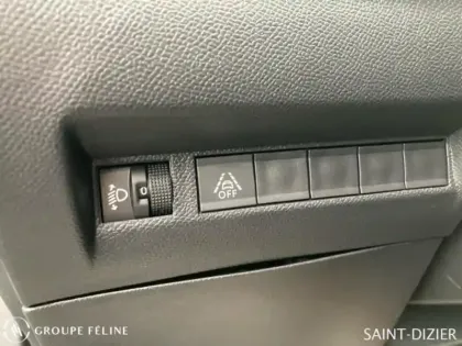 Photo 14 Peugeot 2008  1.5 BlueHDi 110ch S&S Allure