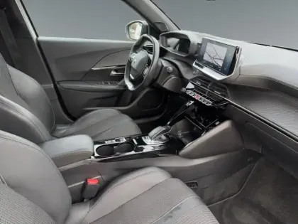 Photo 14 Peugeot 2008  e- 136ch GT Line