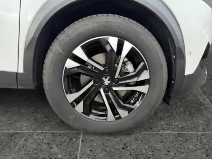 Photo 13 Peugeot 2008  e- 136ch GT Line