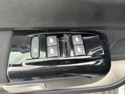 Photo 8 Citroën C3  1.2 PureTech 83ch S&S C-Series 123g