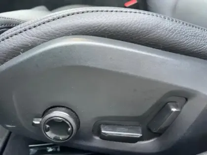 Photo 13 Volvo V60  B3 163ch Plus Style Dark DCT 7