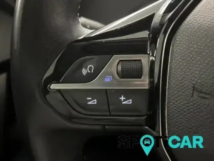 Photo 11 Peugeot 2008  1.2 PureTech 130ch S&S Allure EAT8