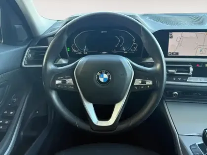 Photo 11 BMW Serie 3 Série 3 330eA 292ch Business Design 10cv